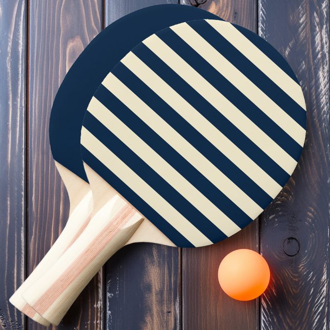 Blaue Polo-Streifen und fest Tischtennis Schläger (Von Creator hochgeladen)