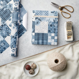 Blaue Quilt-Gingham-Cottagecore-Blumen Geschenkpapier