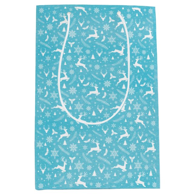 Blaue Rentiermuster Frohe Weihnachtsschneeflocken Mittlere Geschenktüte (Vorderseite)