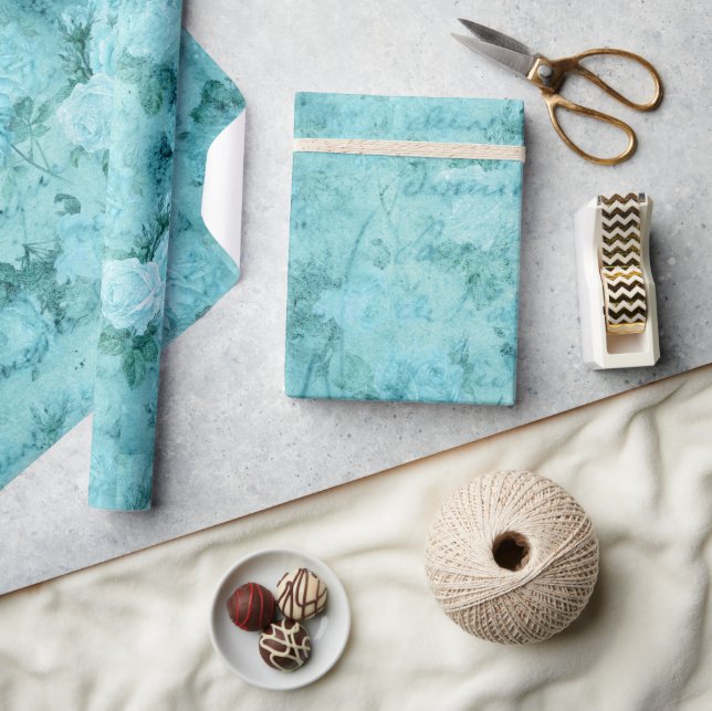 Blaue Rosen Collage in Distressed-Optik Geschenkpapier (Kunsthandwerk)
