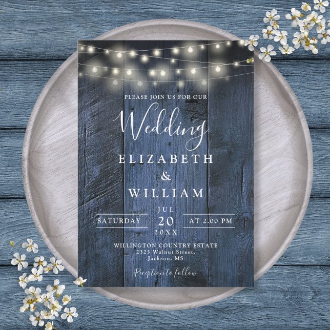 Blaue Rustikale Barnholz-Streichellichter Hochzeit Einladung (Blue Rustic Barn Wood String Lights Wedding Invitation)