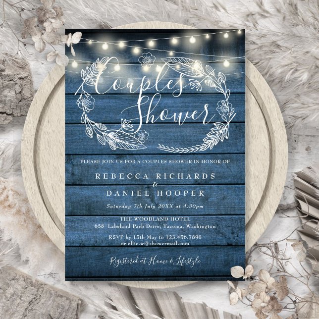 Blaue Rustikale Holzbalkenleuchten Paare Dusche Einladung (Blue Rustic Wood String Lights Couples Shower Invitation)