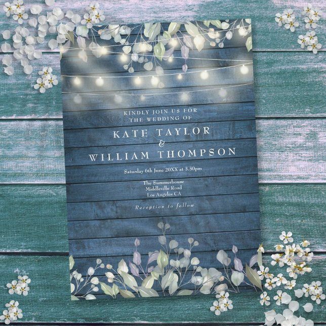 Blaue Rustikale Holzsaitenblume Einladung (Blue Rustic Wood String Lights Greenery Wedding Invitation)