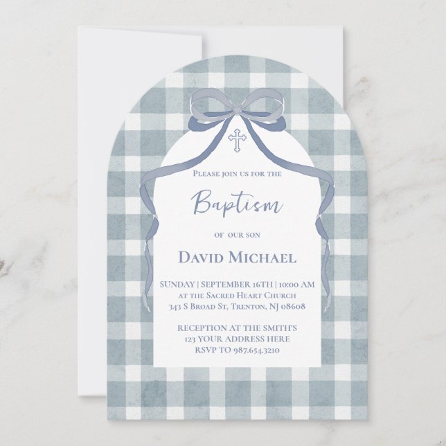 blaue Schleife Gingham-Muster Taufe Einladung (Vorderseite)