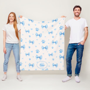 Blaue Schleife, Herz und Pfoten Druckmuster auf We Fleecedecke