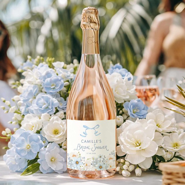 Blaue Schleife und florale Hochzeitsdusche  (Blue Flower and Bow Bridal Shower Garden Party Wine Label)