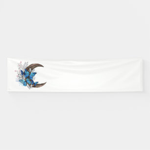 Blaue Schmetterlinge auf hölzernem Halbmond Banner