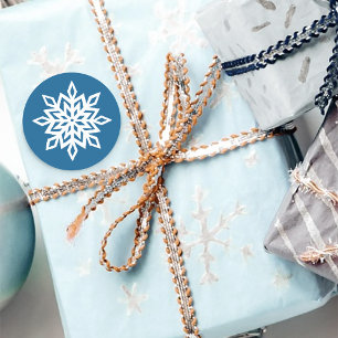 Blaue Schneekristalle Klassisches Winterweiß Runder Aufkleber