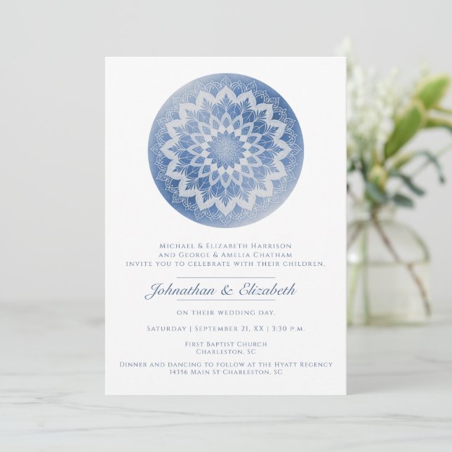 Blaue Spitzen-Mandala-Hochzeit Einladung (Stehend Vorderseite)