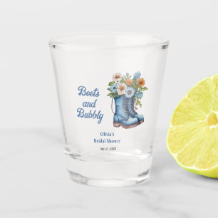 Blaue Stiefel und prickelnd blaue westliche Brautp Schnapsglas
