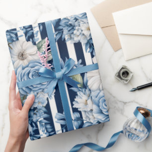Blaue Streifen Blumengeburten Geschenkpapier