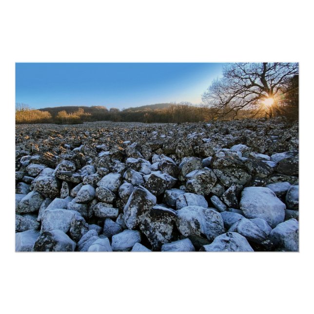 Blaue Stunde in der vulkanischen Region Frankreich Poster (Vorderseite)