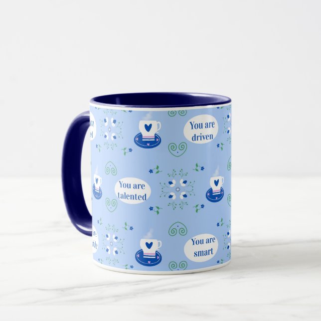 Blaue Tasse mit affirmativem Thema  (Vorderseite Links)