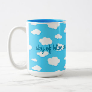 Blaue und flauschige weiße Wolken - Tasse
