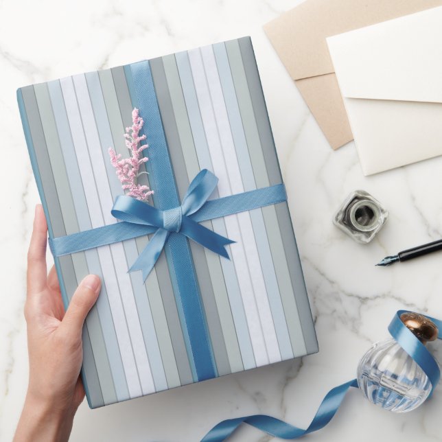 Blaue und graue Farbstreifen auf Aquarellpapier Geschenkpapier (Schenken)