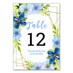 Blaue und marineblaue Blumen mit Laub Tischnummer