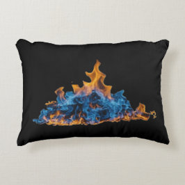  "Blaue und orange Feuerflammen" Lebendiges Art De Dekokissen