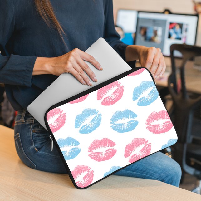 Blaue und rosa Lippenmuster, Lipstick, Kiss Laptopschutzhülle (Von Creator hochgeladen)