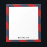 Blaue und rote Streifen Personalisiert Notizblock<br><div class="desc">Dieses stilvolle Notizblock kann mit Ihrem Namen,  Monogramm,  Initialen,  einem besonderen Datum (Hochzeitstag,  Geburtstag,  etc.) oder einem beliebigen Text Ihrer Wahl personalisiert werden. Besuchen Sie unsere Läden für weitere Designs und Farbschemas.</div>