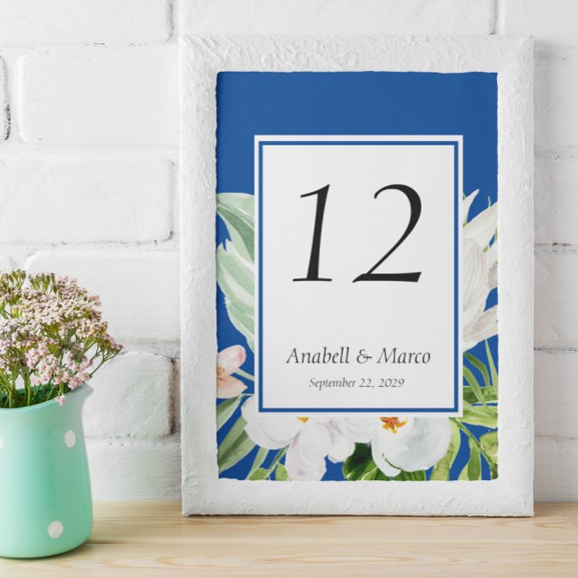 Blaue und weiße Blumen Tischnummer (Von Creator hochgeladen)