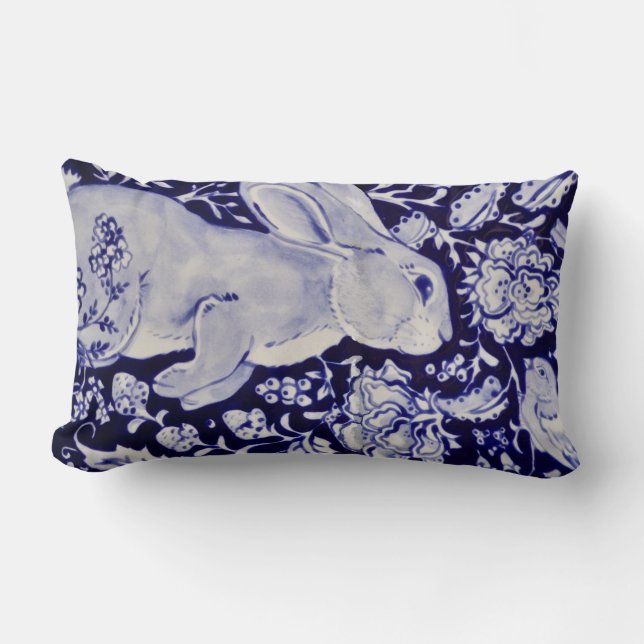 Blaue und weiße Bunny Rabbit Floral Ostervogel Lendenkissen (Vorderseite)