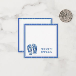 Blaue und weiße Chinoiserie-Flip-Flops auf Streife Mitteilungskarte