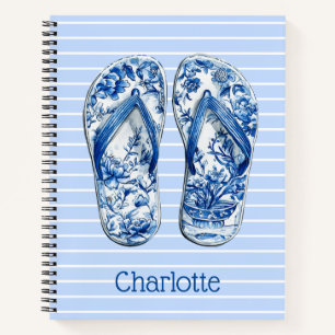 Blaue und weiße Chinoiserie-Flippflops auf Streife Notizbuch