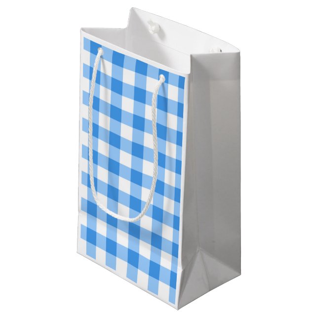 Blaue und weiße Gingham-Karo-Muster Kleine Geschenktüte (Vorderseite Schrägansicht)