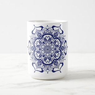 Blaue und weiße Kreatur Mandala Tasse