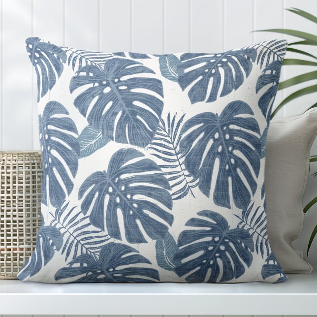 Blaue und weiße Monstera Palm Blätter Kissen (Von Creator hochgeladen)