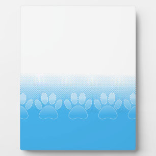 Blaue und weiße Pfeifen mit Zeitungspapier-Hinterg Fotoplatte