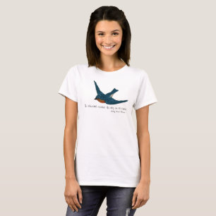 Blaue Vogel im Flug mit Zitat von Thoreau T-Shirt
