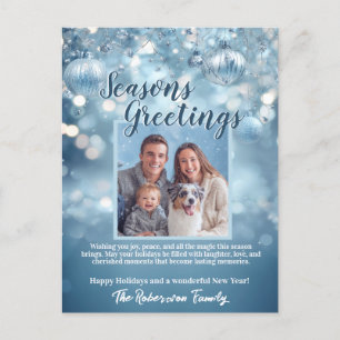 Blaue Weihnachtskarte mit Schnee und Glanz für Fam Feiertagspostkarte