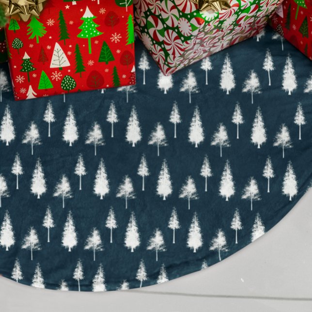 Blaue Winterbäume Polyester Weihnachtsbaumdecke (Von Creator hochgeladen)