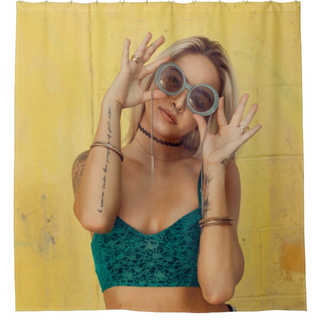 Blauer BALETTE mit Sonnenbrille  Duschvorhang (Vorderseite)