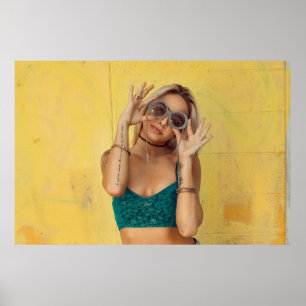 Blauer BALETTE mit Sonnenbrille Poster