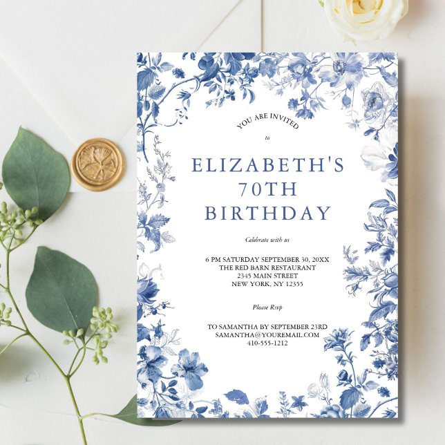Blauer Blütenzahn 70. Geburtstag Einladung (Blue White Floral Toile Elegant 70th Birthday party invitation for her. Printed or Digital Download)