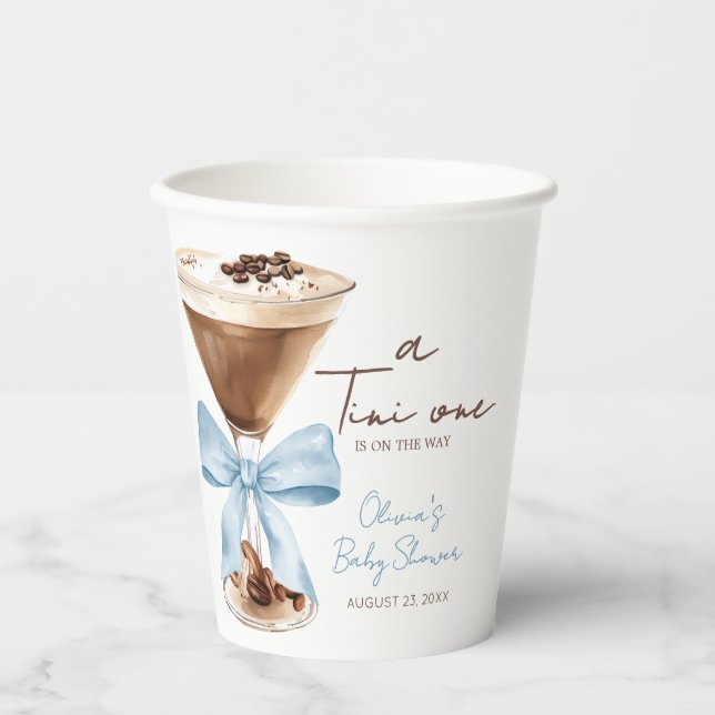 Blauer Bogen Espresso Martini Baby Shower Pappbecher (Vorderseite)