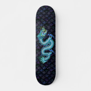 Blauer Drache auf Drachenskalen Skateboard