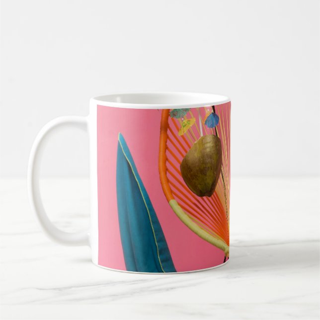 Blauer dreh-Flop neben Stuhl Kaffeetasse (Links)