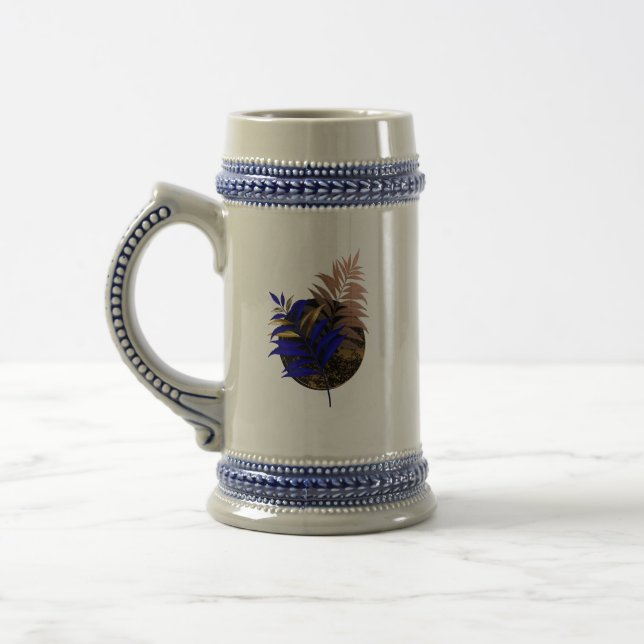 Blauer Farn im schwarzen Kreis Bierglas (Links)