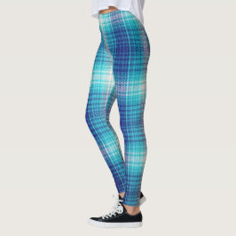 Blauer Flanell sieht gemütlich aus den Leggings de