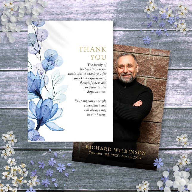 Blauer Gedenktag zum Foto des Lebens Dankeskarte (Blue Floral Memorial Celebration Of Life Photo Thank You Card)