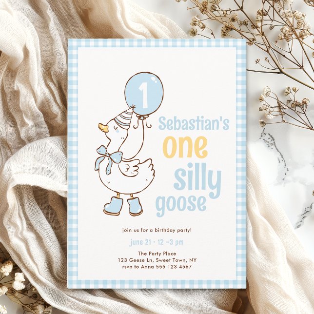 Blauer Gingham-Junge Ein verrückter Gans 1. Geburt Einladung (The front  of the invitation  is shown in 5x7-inch size. Choose size, paper, and corner style.)