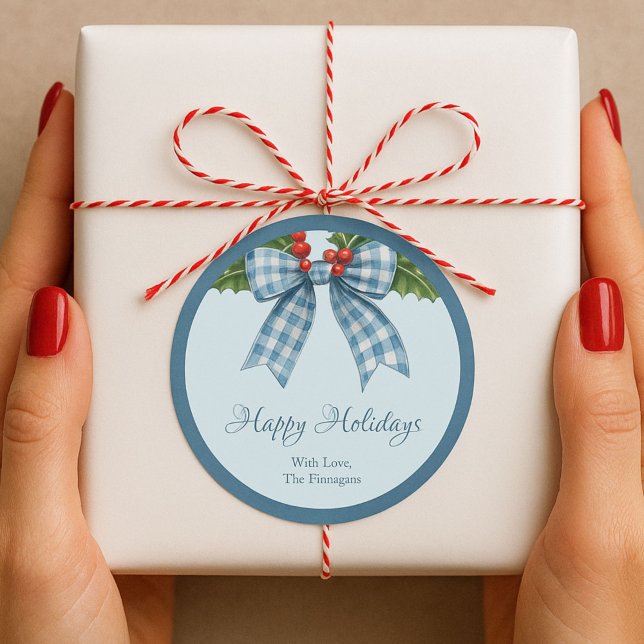 Blauer Gingham-Schleifen-Frohe-Feiertage-Geschenk- Runder Aufkleber (Von Creator hochgeladen)
