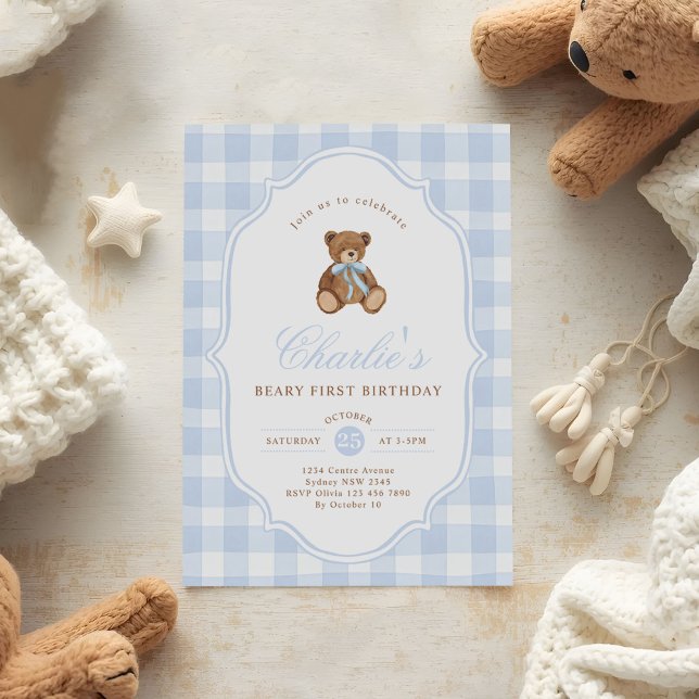 Blauer Gingham-Teddybär Beary Erster Geburtstag Einladung (Von Creator hochgeladen)