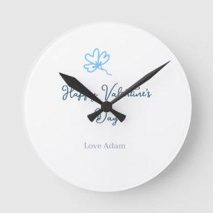 Blauer glücklicher Valentinstag Liebesname Blumen  Runde Wanduhr