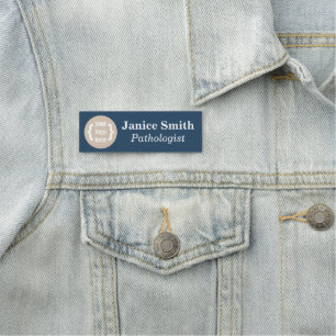 Blauer Grau, Markenname mit Logo Namensschild
