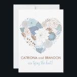 Blauer Herzklopfen Winterhochzeit Einladung<br><div class="desc">Blue Floral Heart Winter Wedding Invitation Diese moderne und skurrile Hochzeitsinklusive bietet eine Vielfalt von blauen und braunen Blume, die sich zu einem Herz zusammensetzen - perfekt für Frühjahr- und Winterhochzeiten. Diese blumengeschmückte Einladung ist Teil einer Hochzeitssuite. Entsprechende Produkte sind unten verfügbar. Für Anfragen klicken Sie bitte auf den Kontaktknopf...</div>