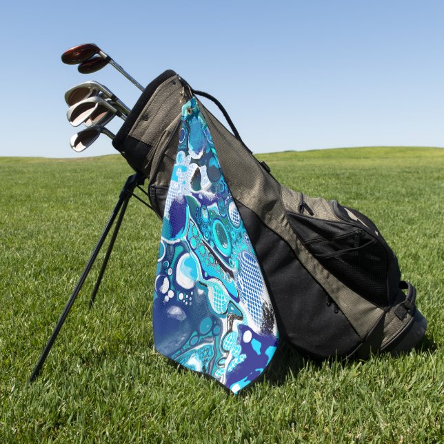 Blauer Himmel Abstrakte Kunst Golfhandtuch (Gras)